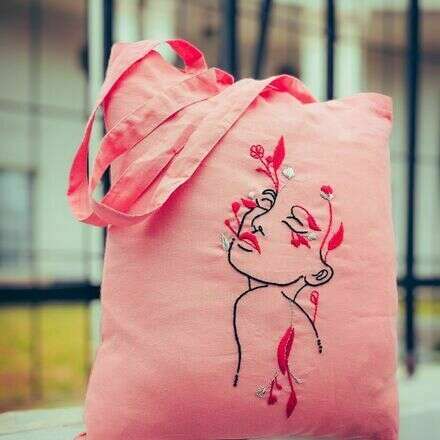 Bordemos un tote bag junto a Sin Enredos 