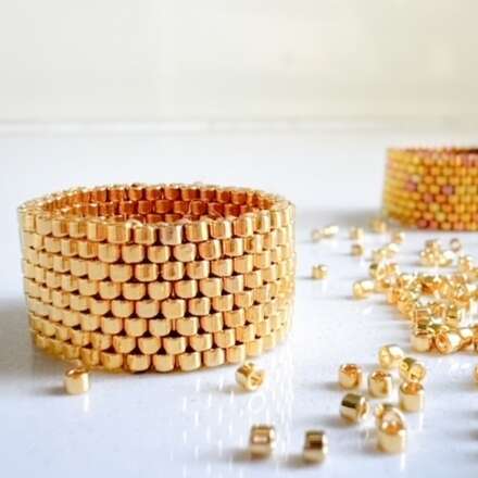 Crea tu propio anillo gold junto a Sin Enredos 