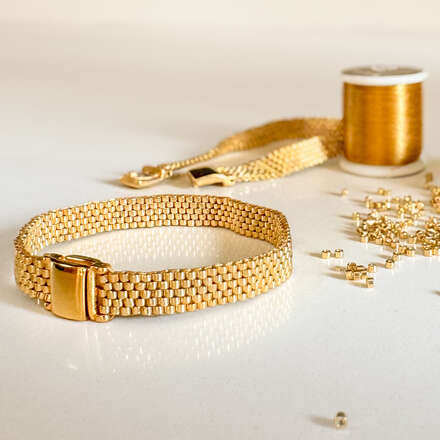 Crea tu pulsera gold junto a Sin Enredos 