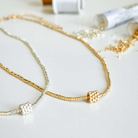 Taller crea tu collar rolo junto a Sin Enredos 