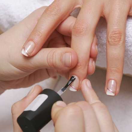 Taller de Manicure y Esmaltado Permanente (7 julio)