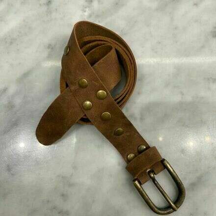 Customización de cinturón de cuero junto a Ns Leather 